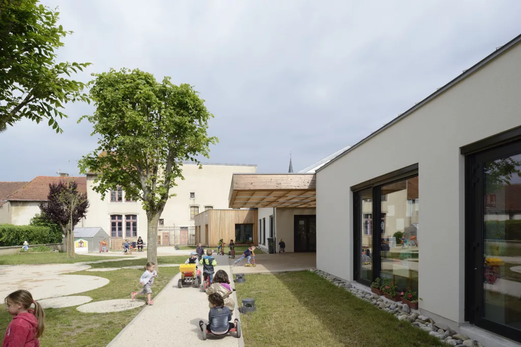 Ecole maternelle, accueil périscolaire et médiathèque