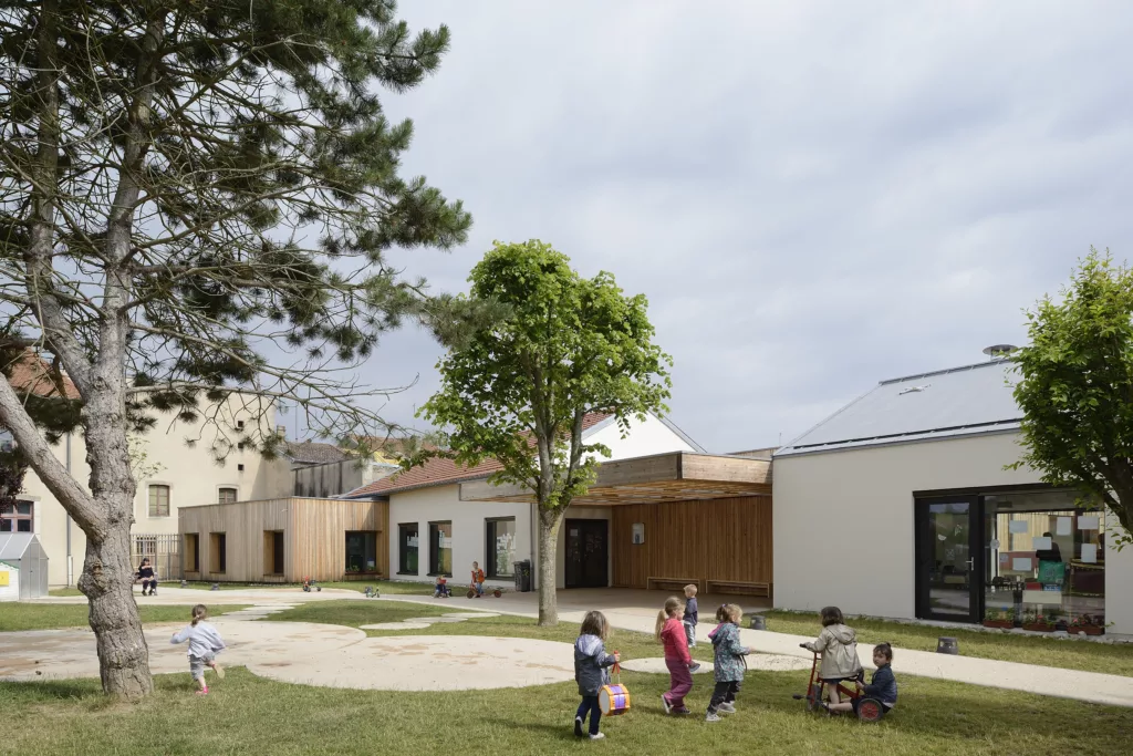 Ecole maternelle, accueil périscolaire et médiathèque