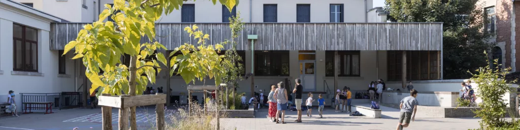 Construction d&rsquo;un préau et mise en accessibilité / école Jules Ferry