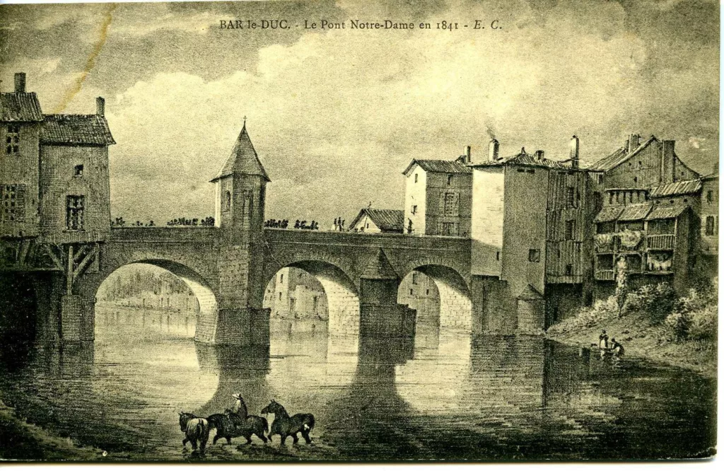 Restructuration d&rsquo;un îlot urbain avec logements et commerces