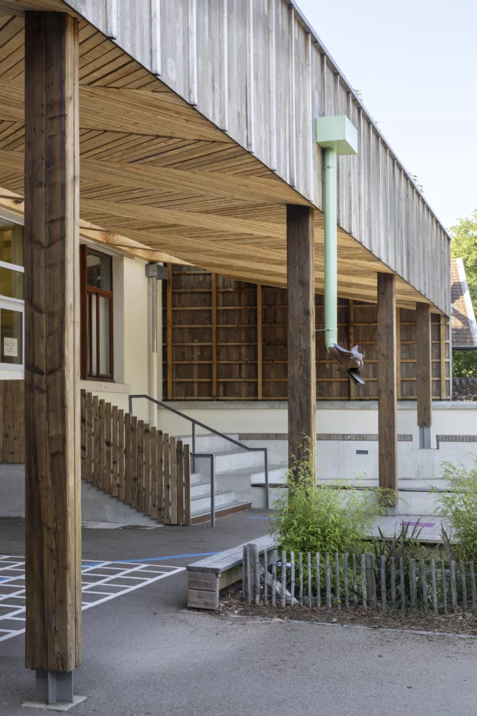 Construction d&rsquo;un préau et mise en accessibilité / école Jules Ferry