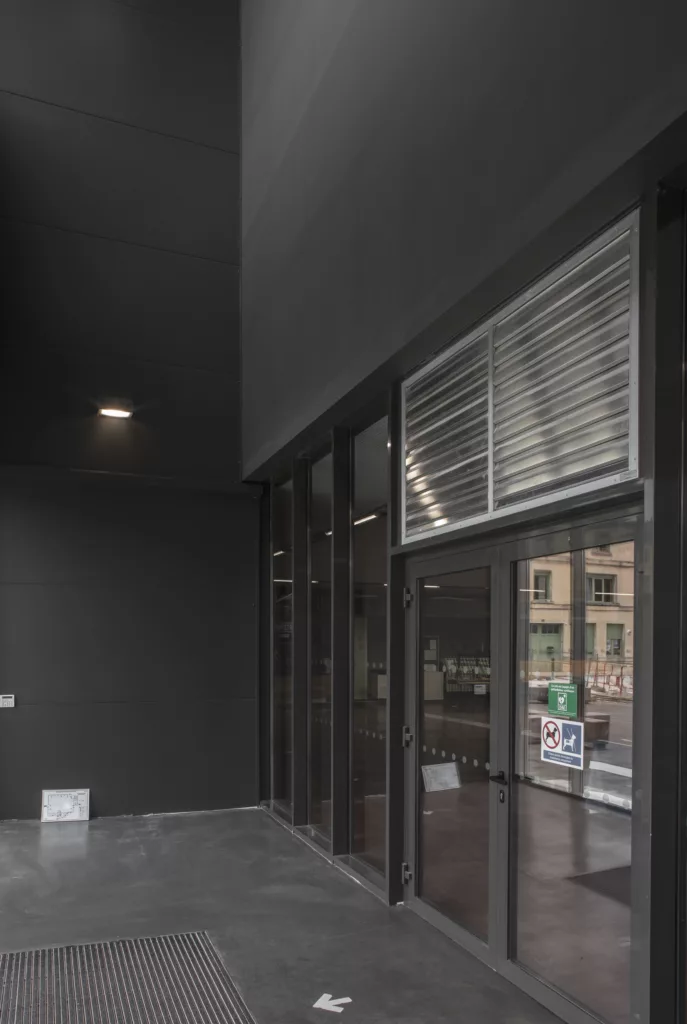 Marché couvert et place publique