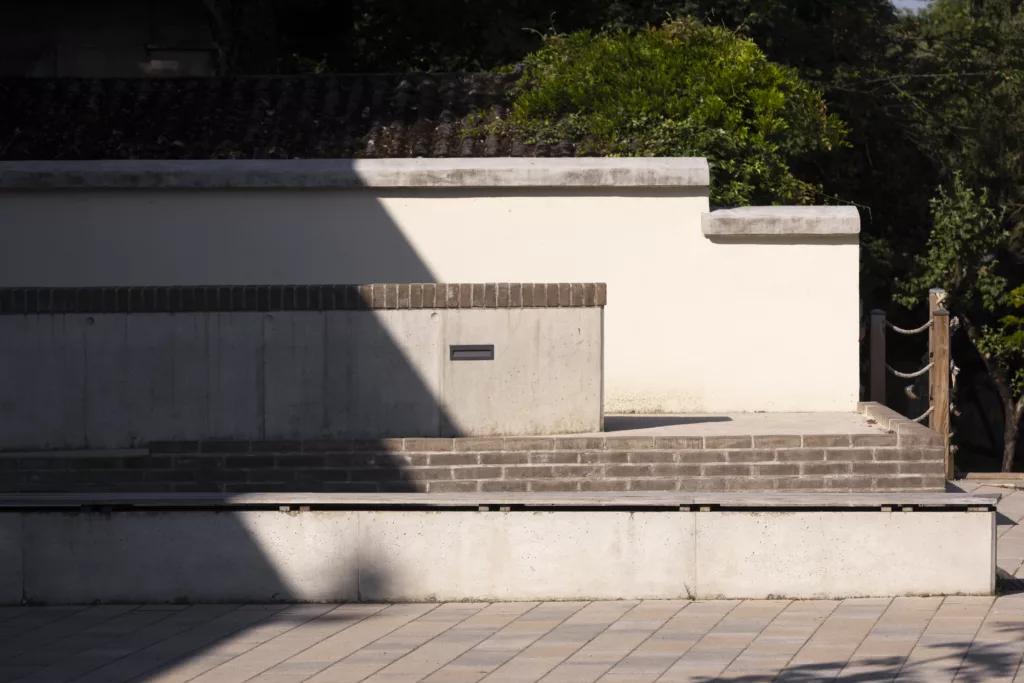 Construction d&rsquo;un préau et mise en accessibilité / école Jules Ferry