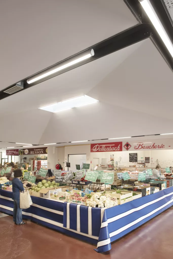 Marché couvert et place publique