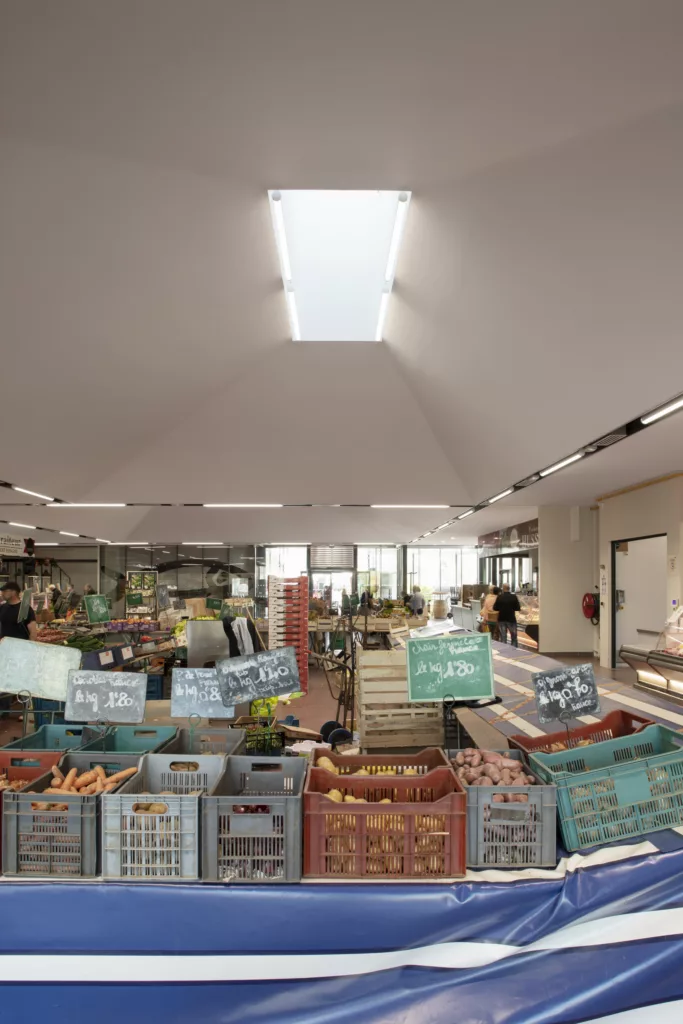 Marché couvert et place publique