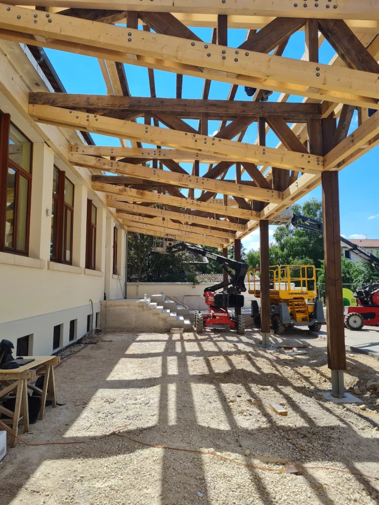 Construction d&rsquo;un préau et mise en accessibilité / école Jules Ferry