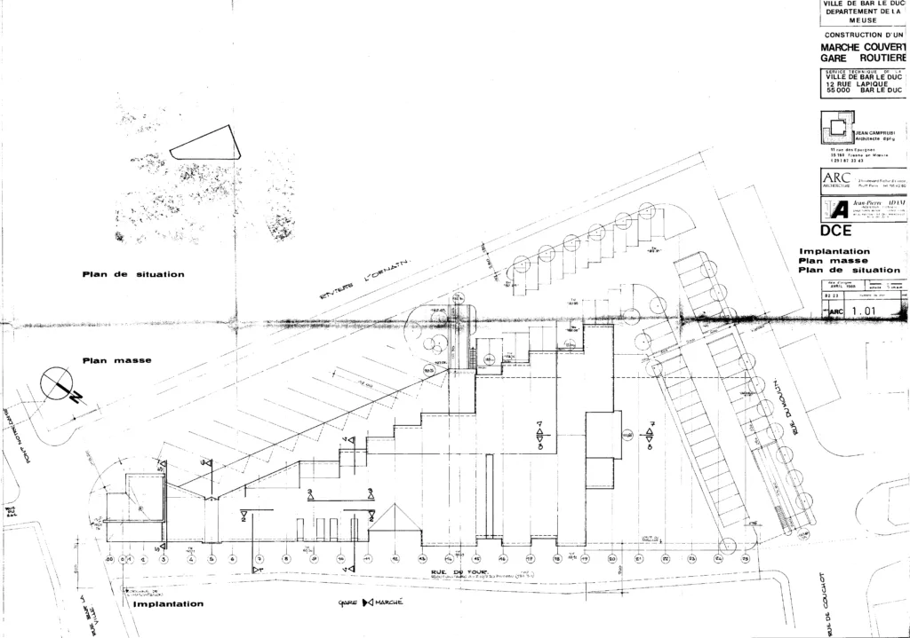 Marché couvert et place publique