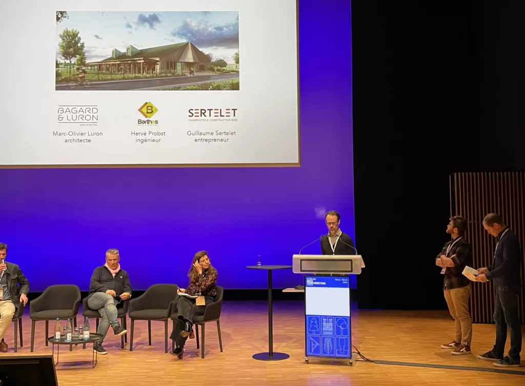 Salle multi-activités et bibliothèque Lasalamandre